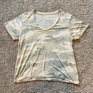 Women’s size XS, American Eagle, Soft and sexy cropped t-shirt